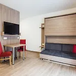 Lägenhet In Near Ski-area With Balcony & Parking