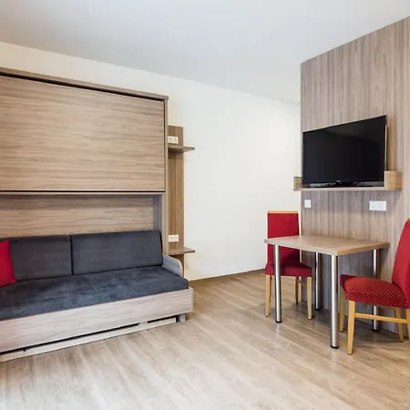 In Near Ski-area With Balcony & Parking *