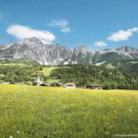 In Near Ski-area With Balcony & Parking Apartament Kleinarl