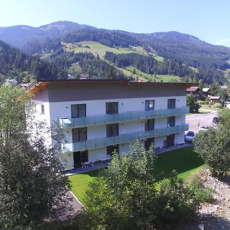 In Near Ski-area With Balcony & Parking Apartament Kleinarl