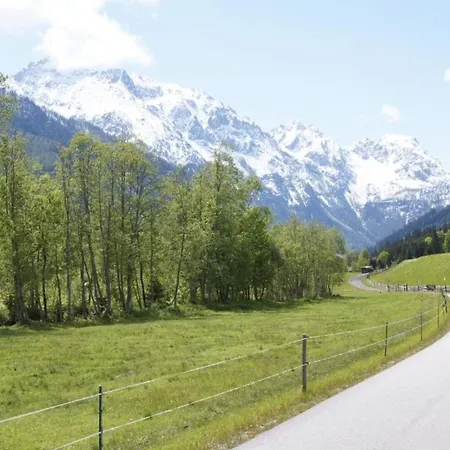 In Near Ski-area With Balcony & Parking *