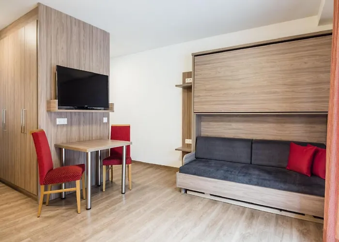 Lägenhet In Near Ski-area With Balcony & Parking